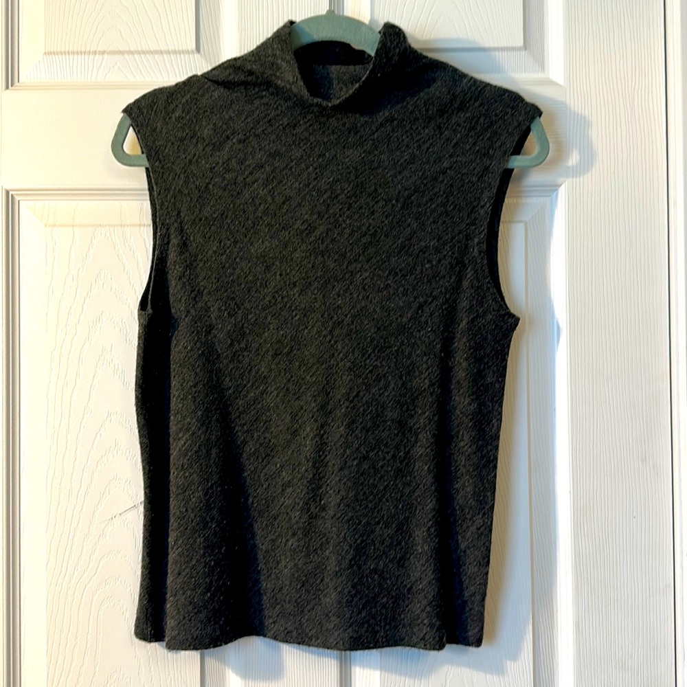 111 State brand. Lightweight grey sleeveless sweater top.